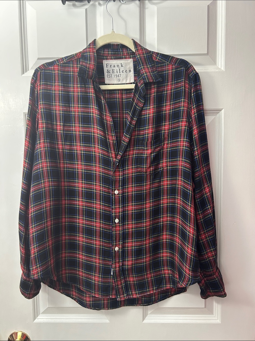 Frank & Eileen Black and Red Plaid Button-Down Shirt size S